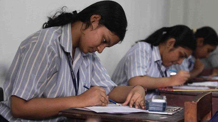 कैसे करवाएं अपने बच्चे को बोर्ड परीक्षा की तैयारी कैसे करवाएं अपने बच्चे को बोर्ड परीक्षा की तैयारी