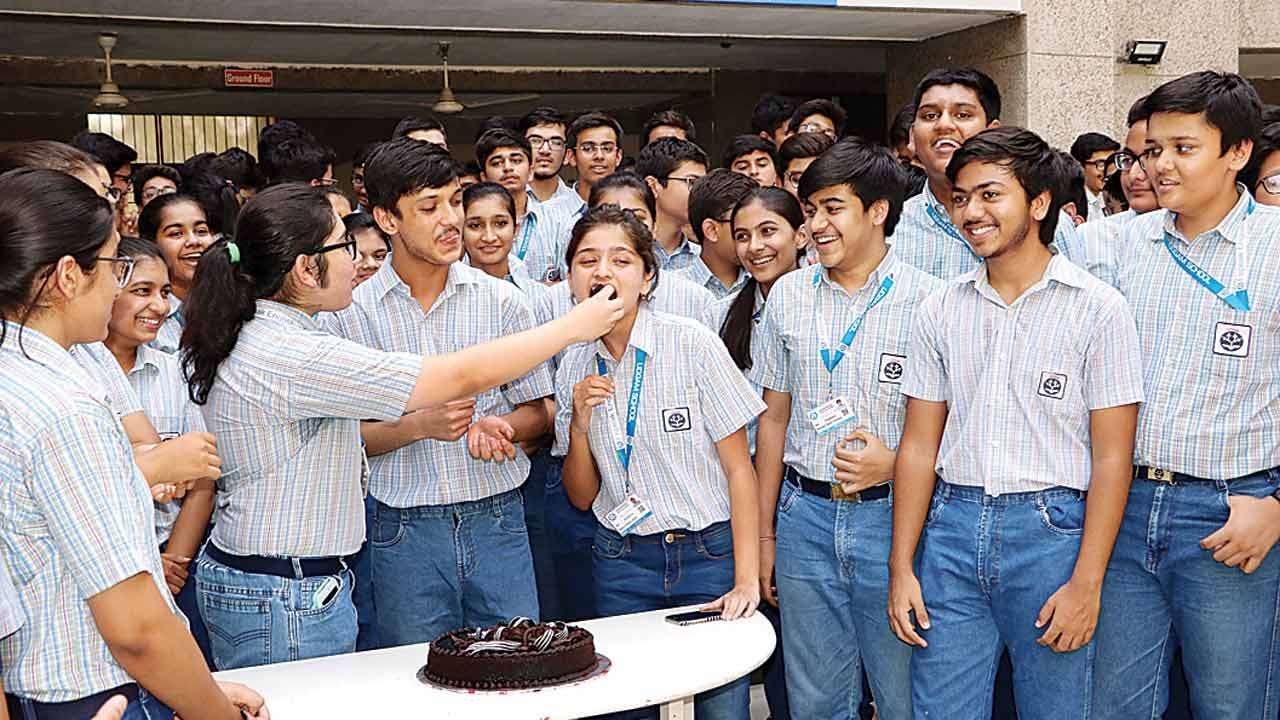 12वीं के छात्रों का रिजल्ट कब तक और जानिए किस फार्मूले पर दिए जाएंगे नंबर 12वीं के छात्रों का रिजल्ट कब तक और जानिए किस फार्मूले पर दिए जाएंगे नंबर