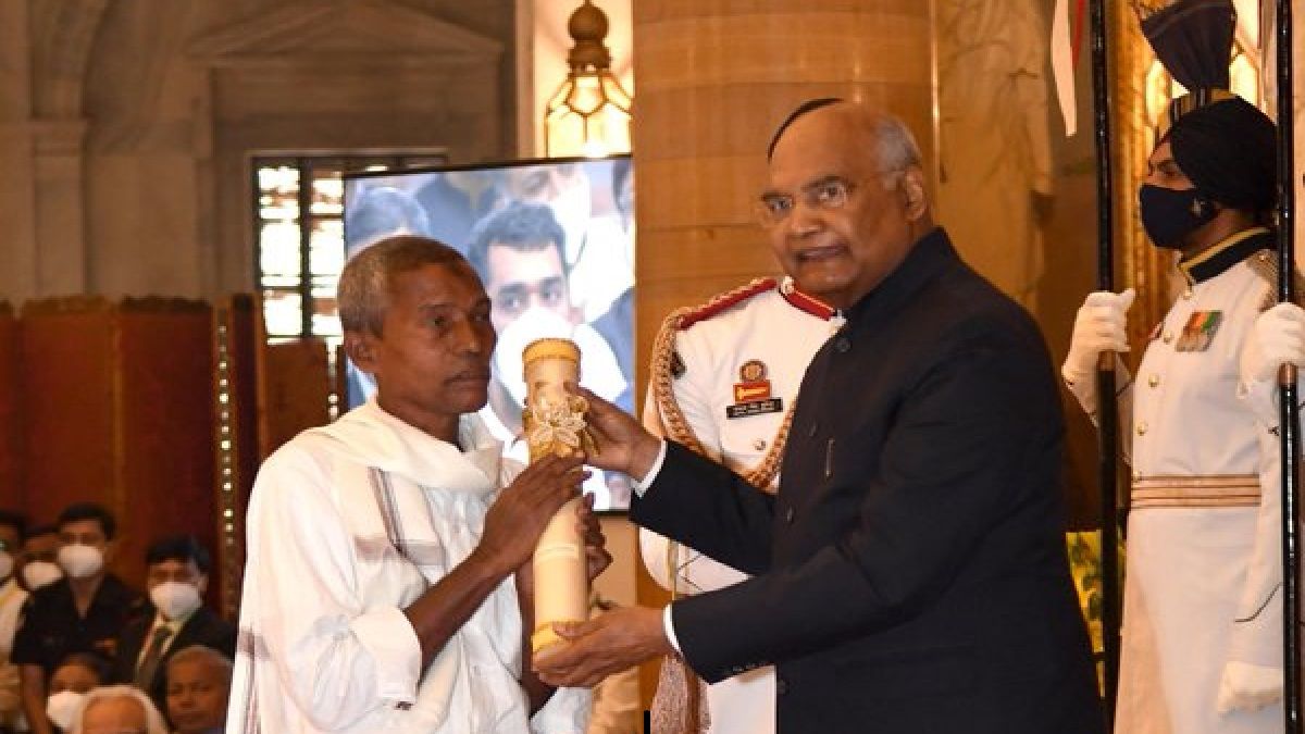 संतरे बेचकर गांव में खोला स्कूल पद्मश्री हरेकाला हजब्बा की प्रेरणादायक कहानी संतरे बेचकर गांव में खोला स्कूल पद्मश्री हरेकाला हजब्बा की प्रेरणादायक कहानी
