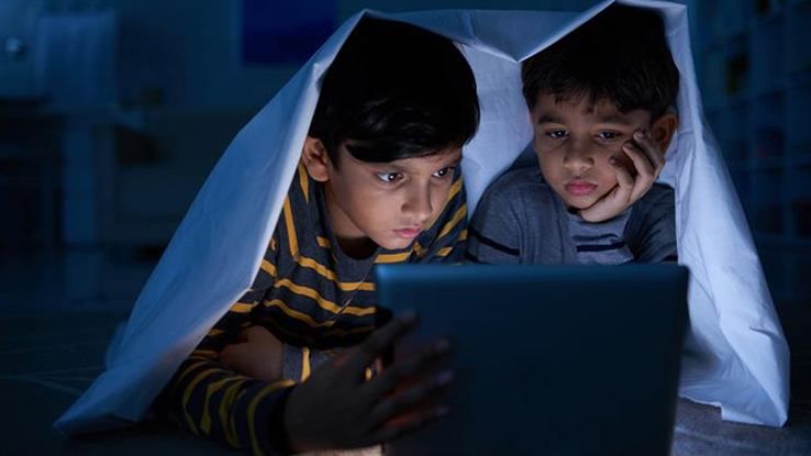 क्या आपका बच्चा हॉरर फिल्म देखता है क्या आपका बच्चा हॉरर फिल्म देखता है
