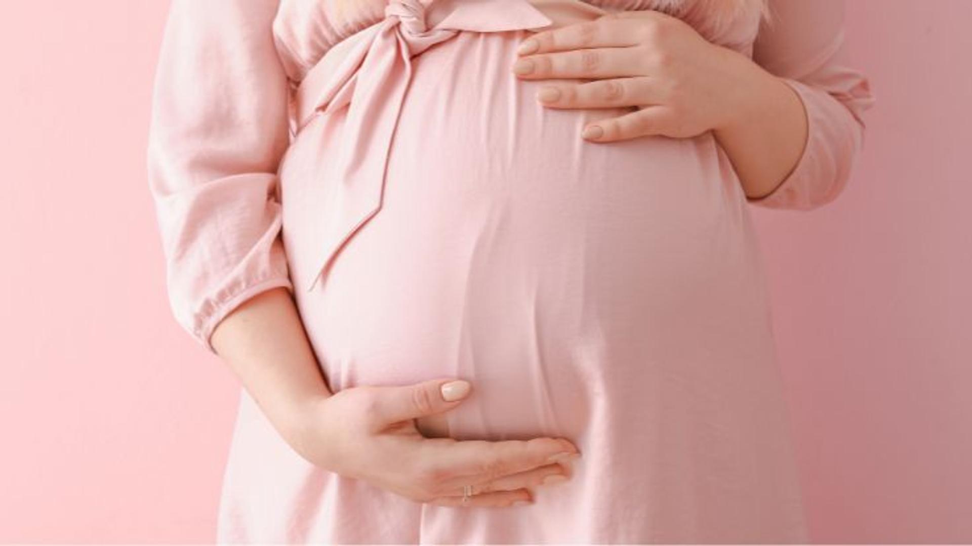 Waiting For Your Pregnancy Glow? Know The Truth Behind It