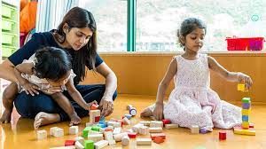 उन्हाळी सुट्टीत मुलांना घरात व्यस्त ठेवण्याचे ८ मार्ग उन्हाळी सुट्टीत मुलांना घरात व्यस्त ठेवण्याचे ८ मार्ग