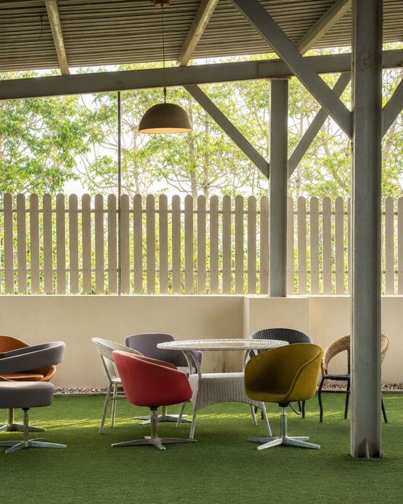 Curved interior architecture